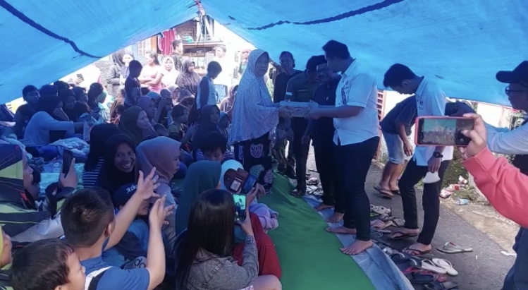 PBB Cianjur Bersama Pemuda Bulan Bintang Salurkan Sembako ke Korban Gempa Bumi