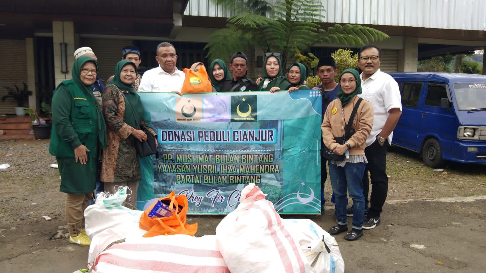 PP Muslimat Bulan Bintang Salurkan Bantuan Ke Korban Terdampak Gempa Cianjur